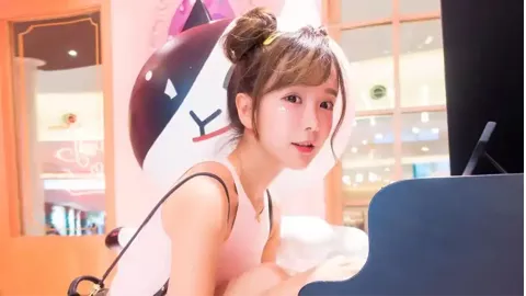 英国女狱警囚犯恋情案